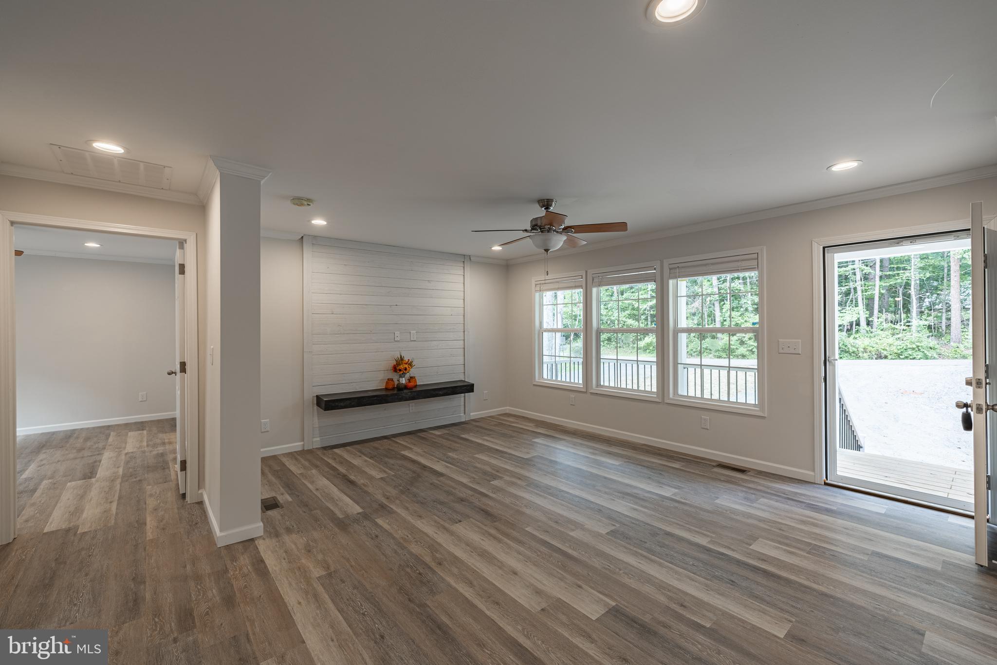 TWIN LAKES - Residential