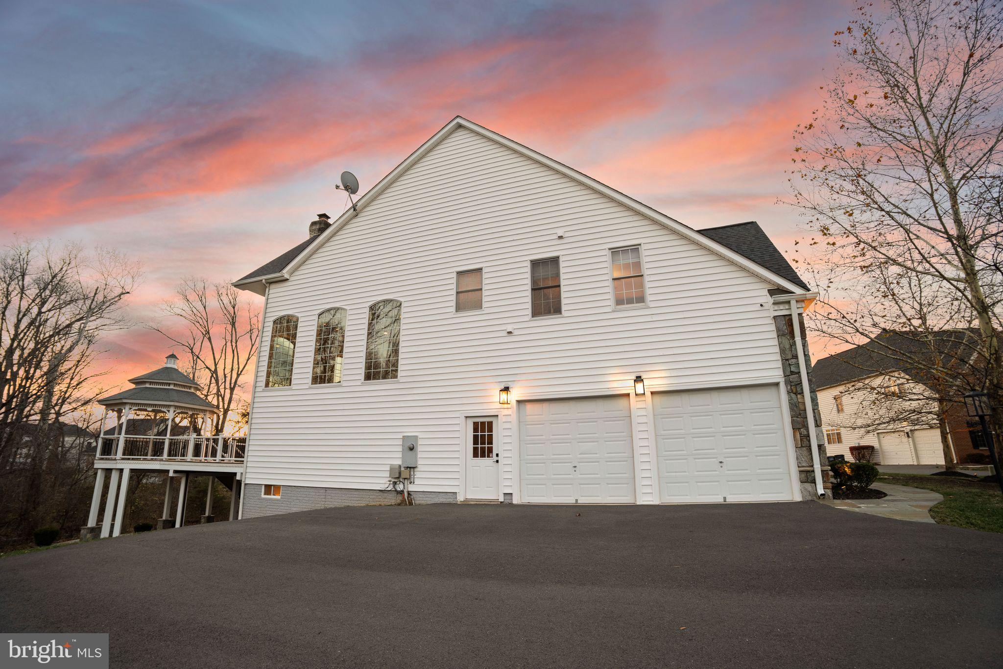 25729 SUMMERBANK COURT