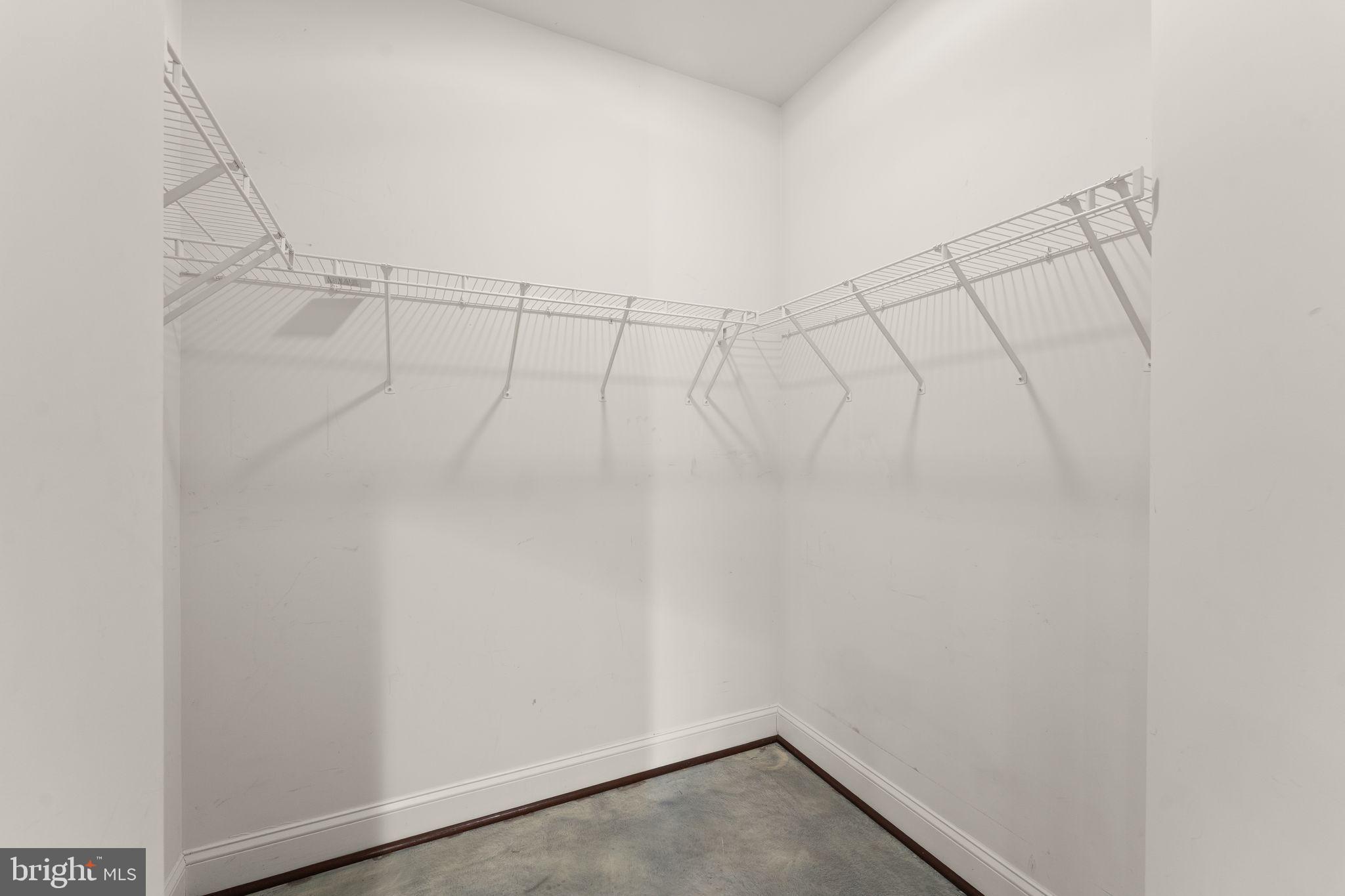 POLAND - Residential