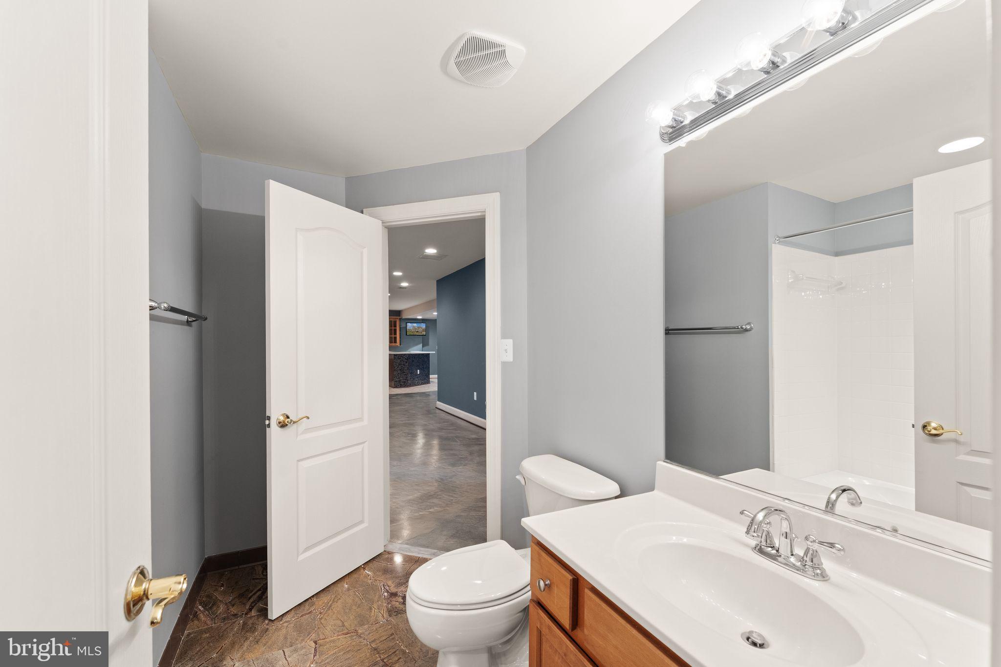 POLAND - Residential