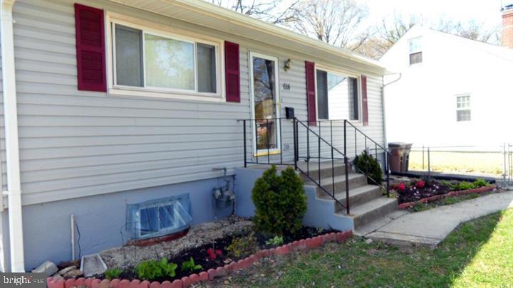 LINCOLN PARK - Residential Lease