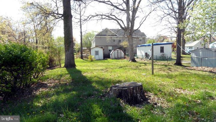 LINCOLN PARK - Residential Lease