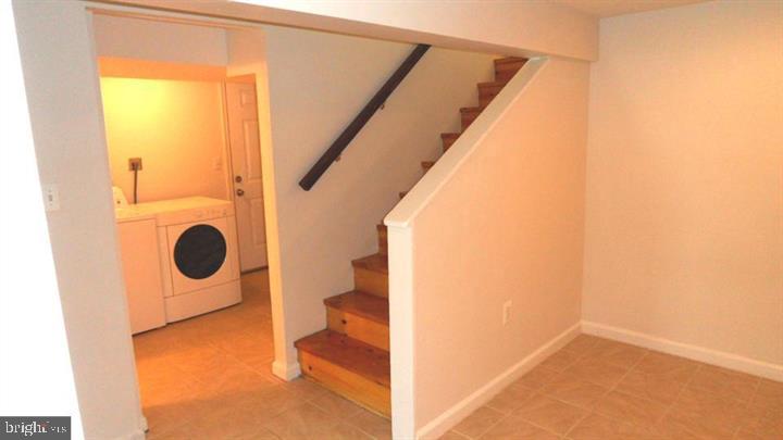 LINCOLN PARK - Residential Lease