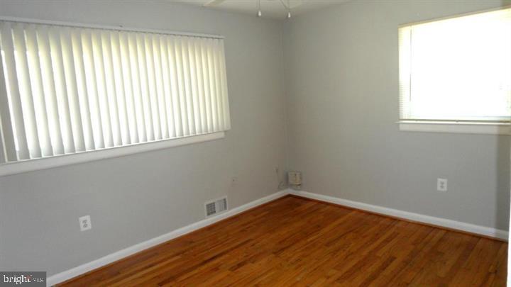 LINCOLN PARK - Residential Lease