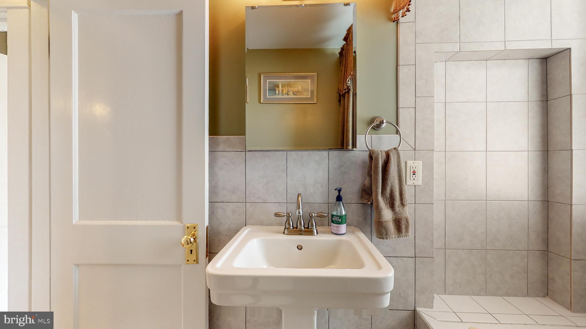 OVERLEA MANOR - Residential