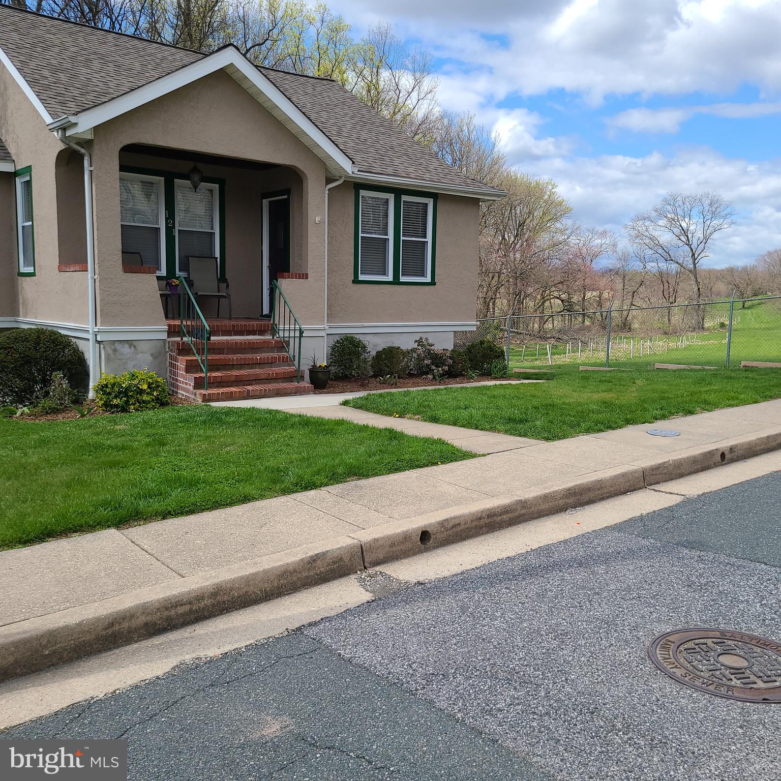 OVERLEA MANOR - Residential