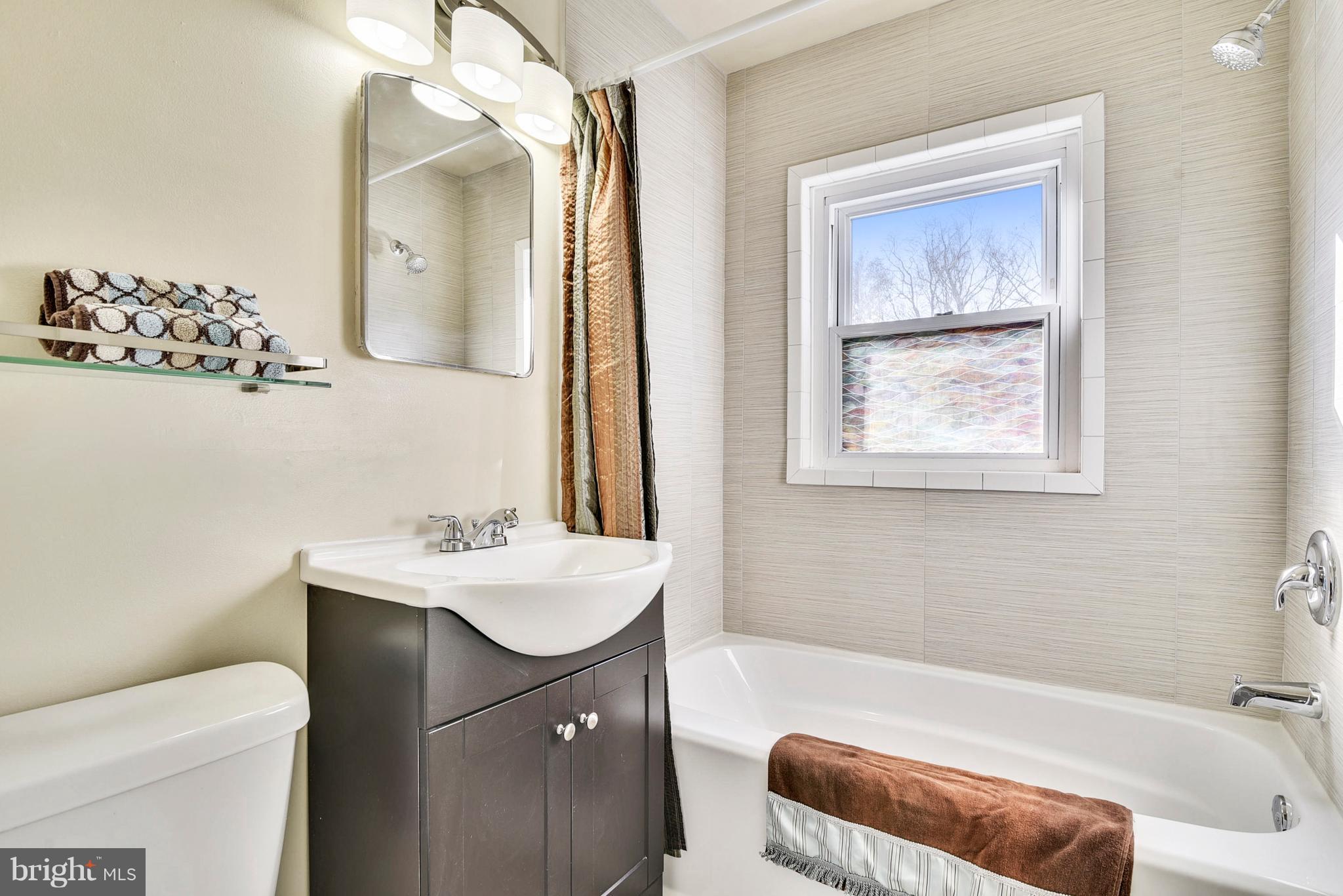 BUCKNELL MANOR - Residential