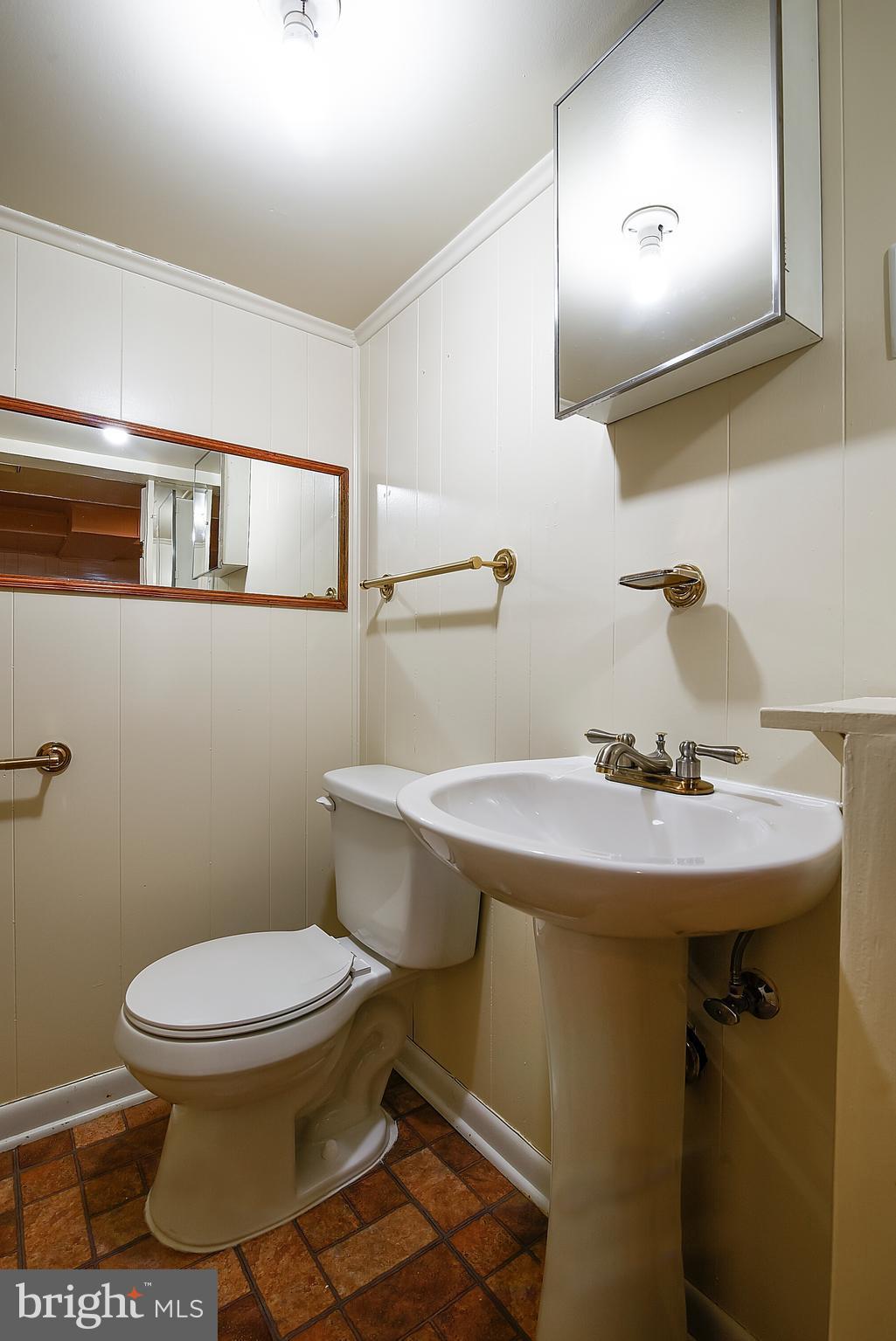 BUCKNELL MANOR - Residential