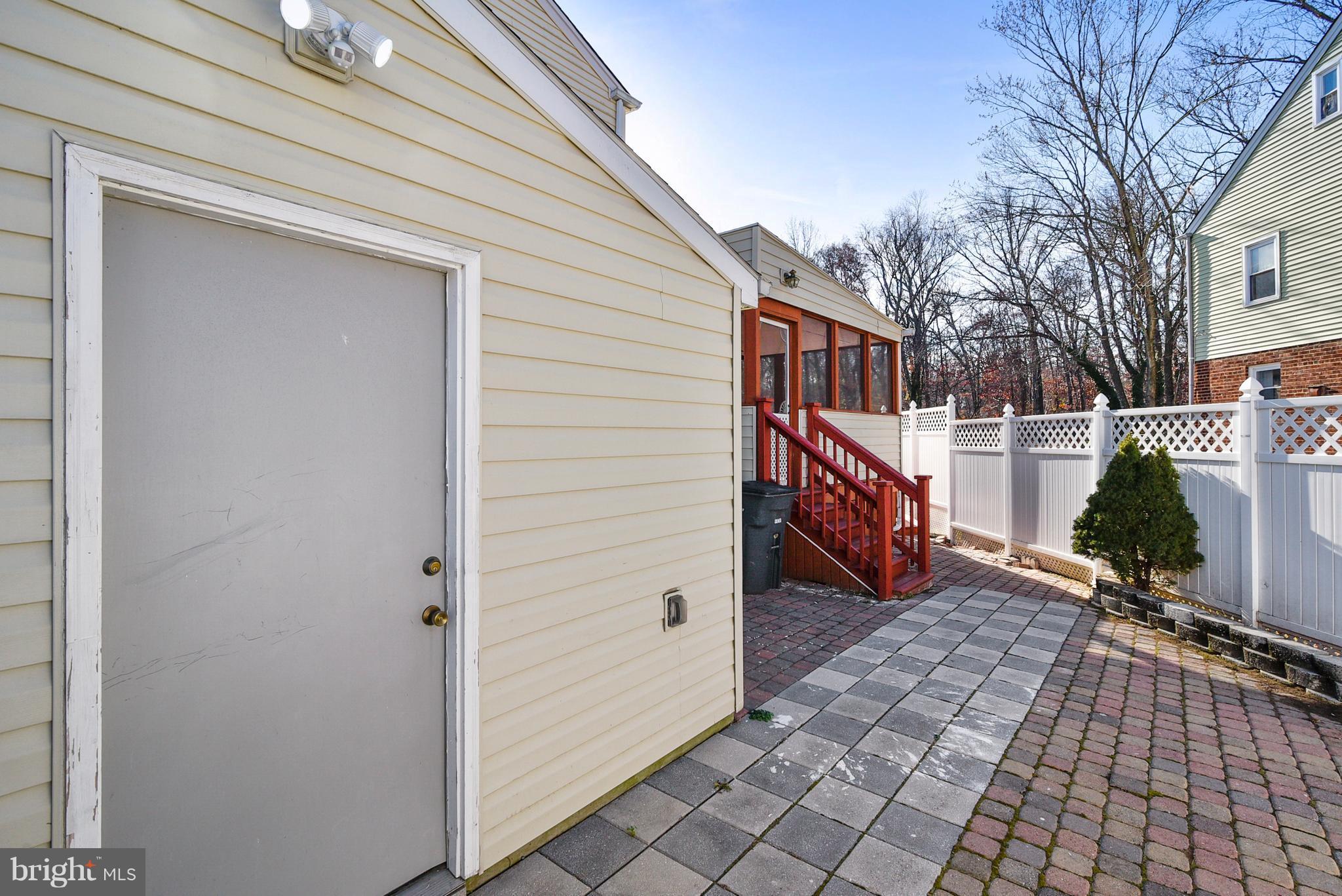 BUCKNELL MANOR - Residential