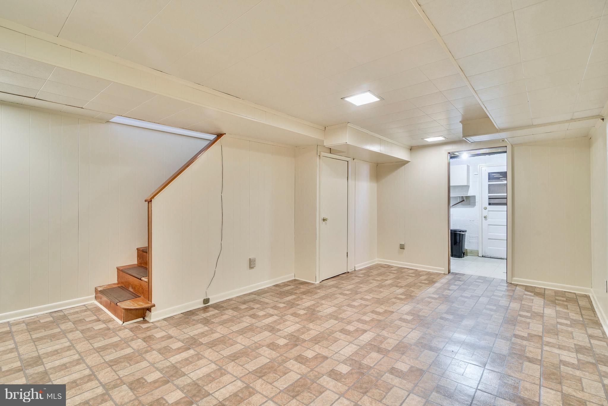 BUCKNELL MANOR - Residential