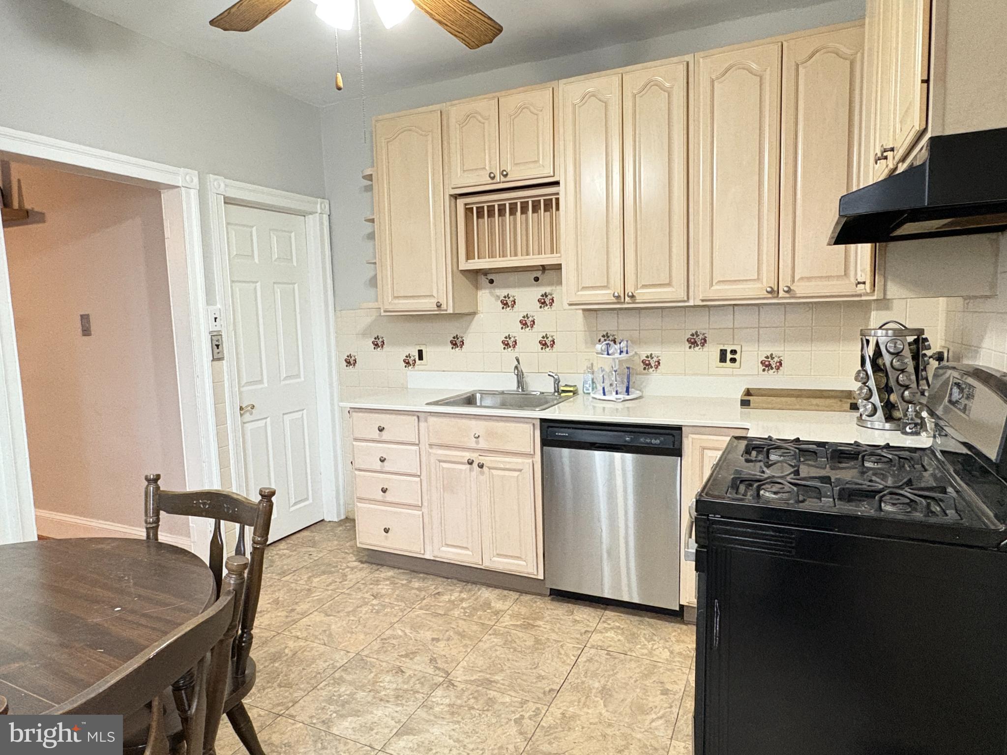 CHELTENHAM VIL - Residential Lease