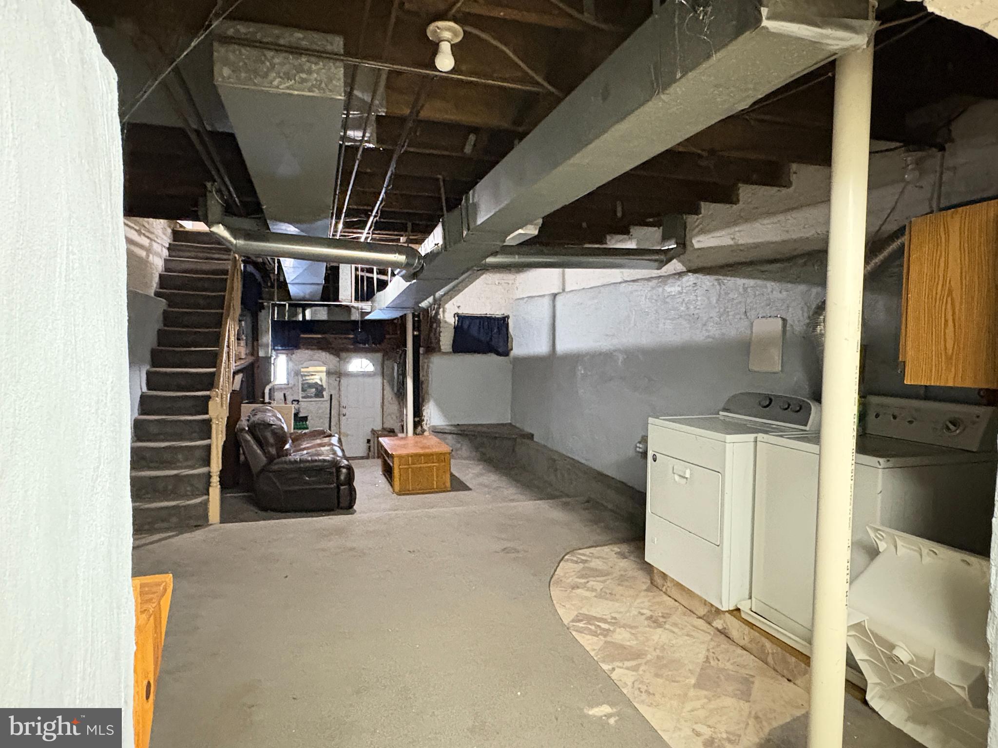 CHELTENHAM VIL - Residential Lease