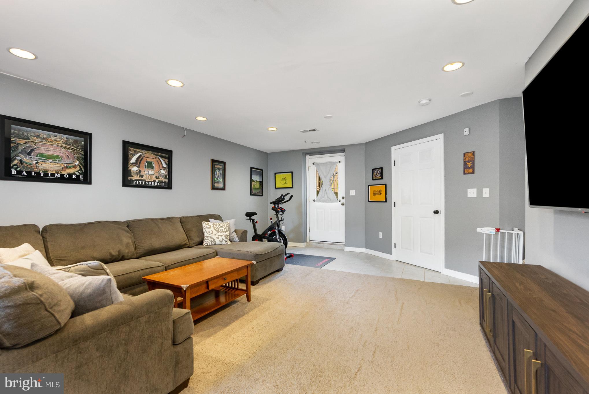 MONMOUTH MEADOWS - Residential