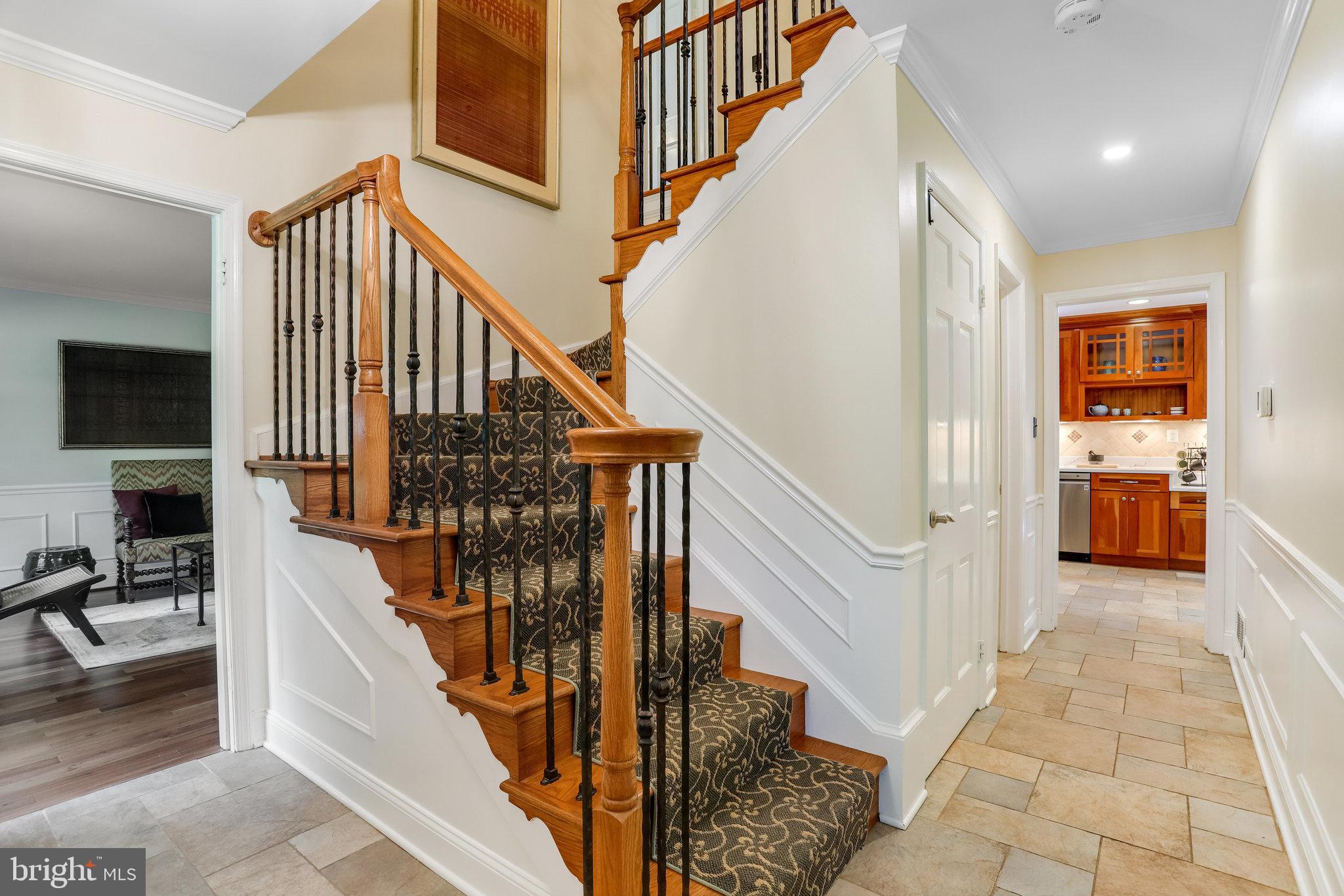 RIVERSIDE MANOR - Residential