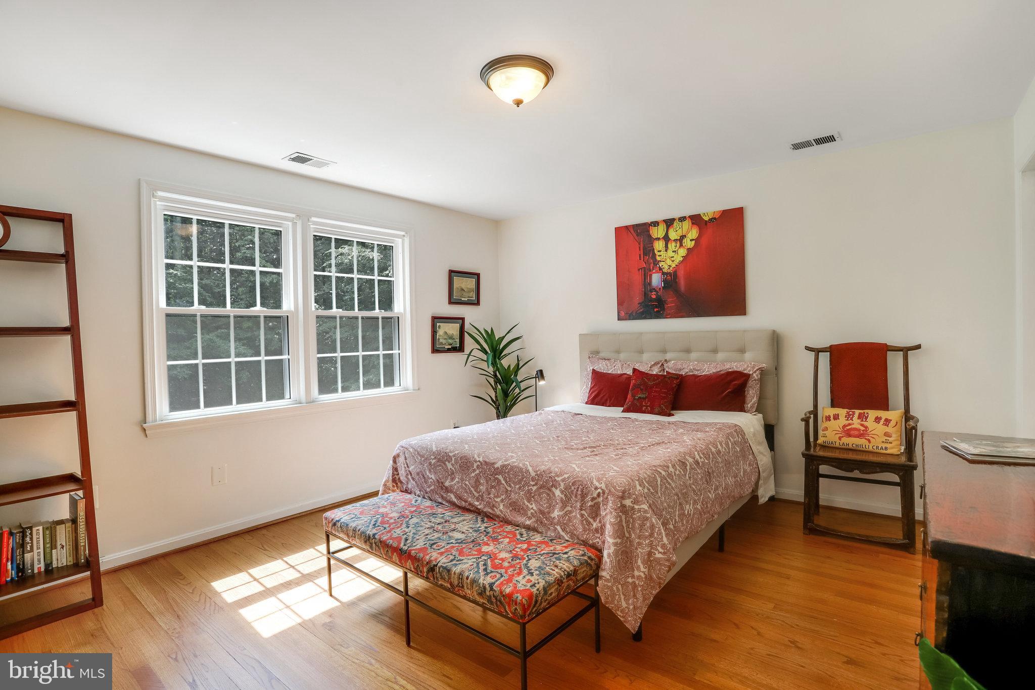 RIVERSIDE MANOR - Residential