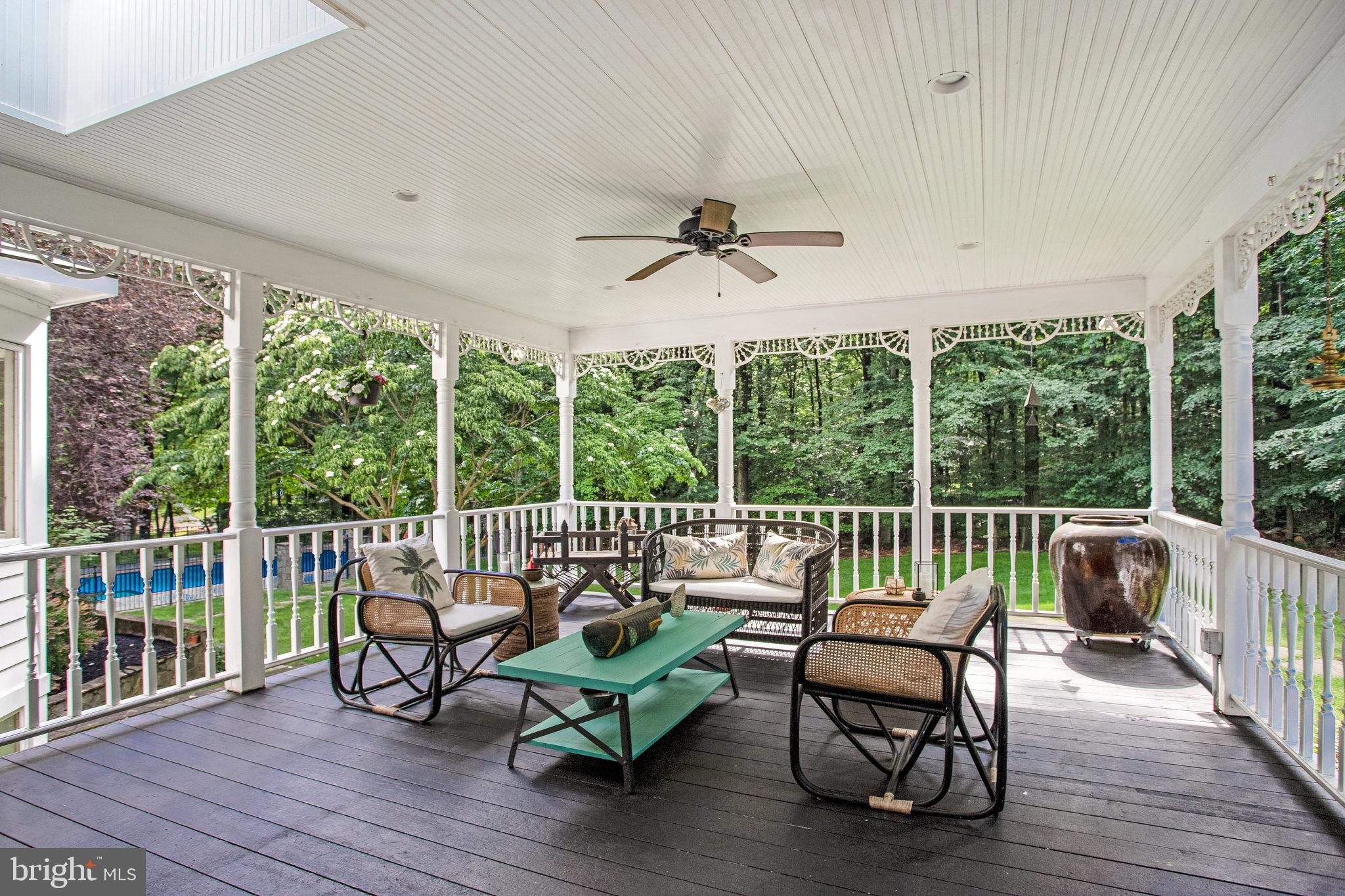 RIVERSIDE MANOR - Residential