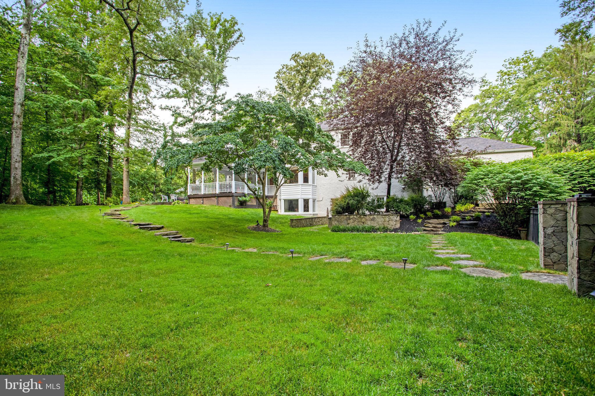 RIVERSIDE MANOR - Residential