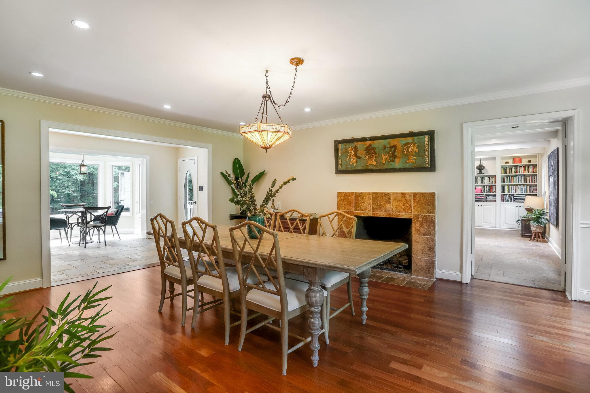 RIVERSIDE MANOR - Residential