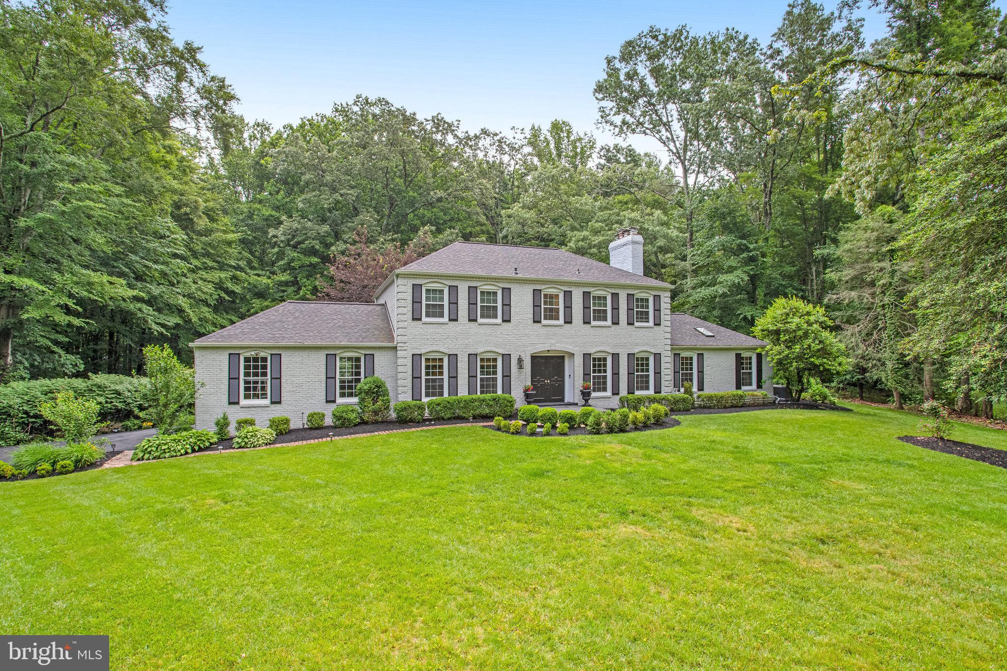 RIVERSIDE MANOR - Residential