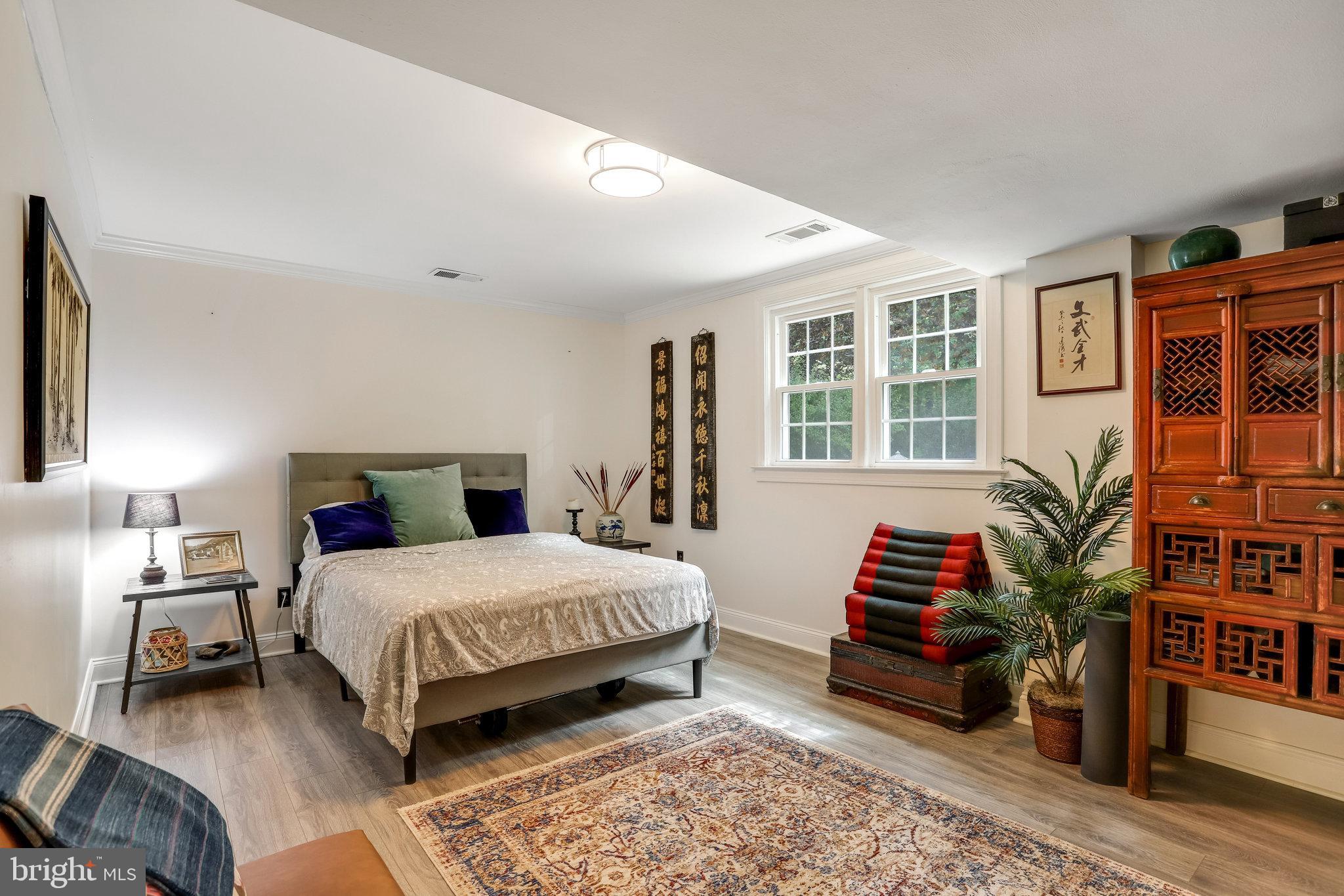 RIVERSIDE MANOR - Residential