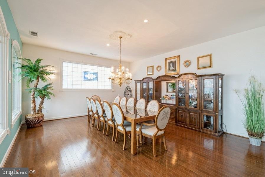 FEATHERSTONE SHORES - Residential