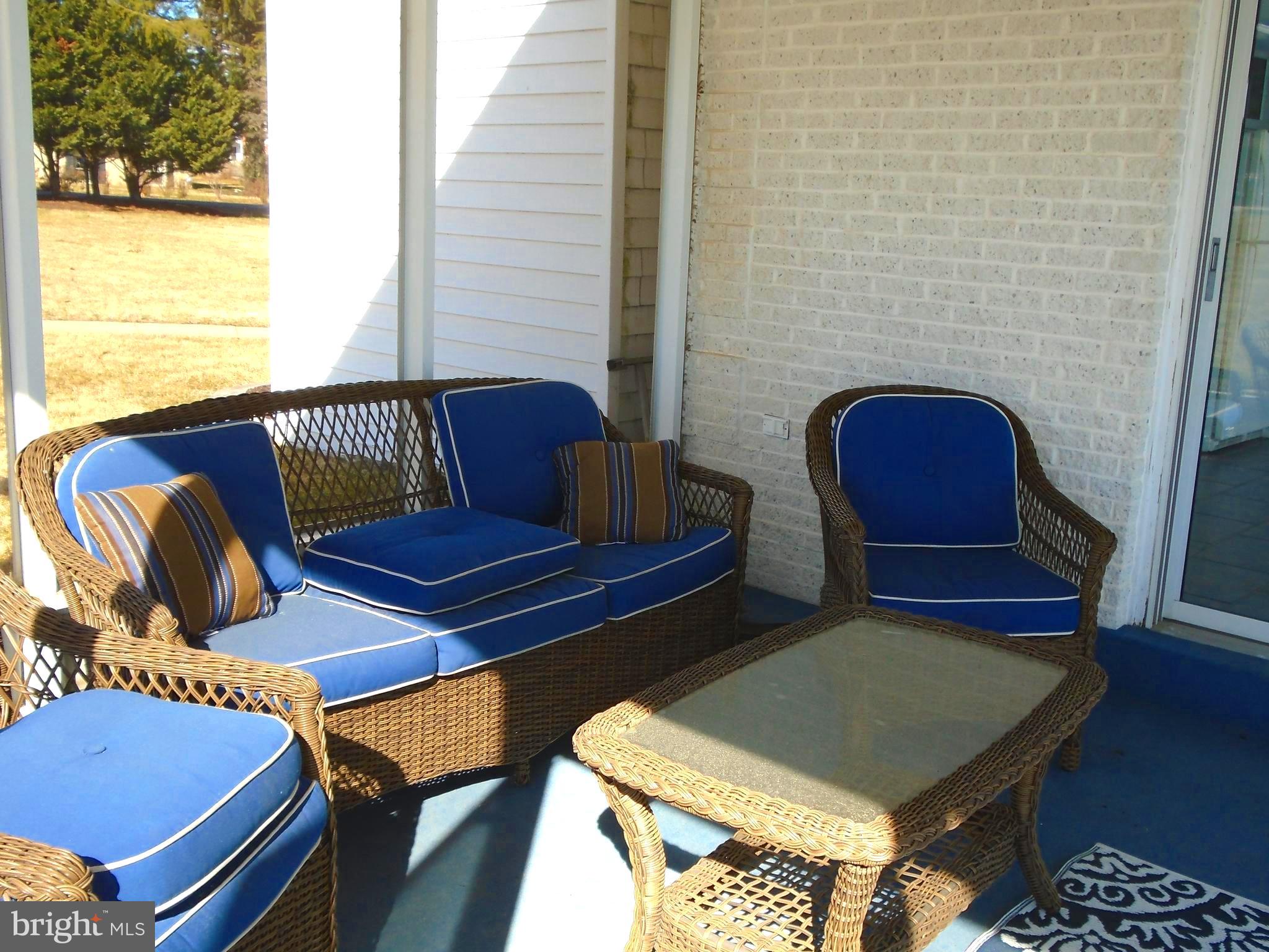 FEATHERSTONE SHORES - Residential