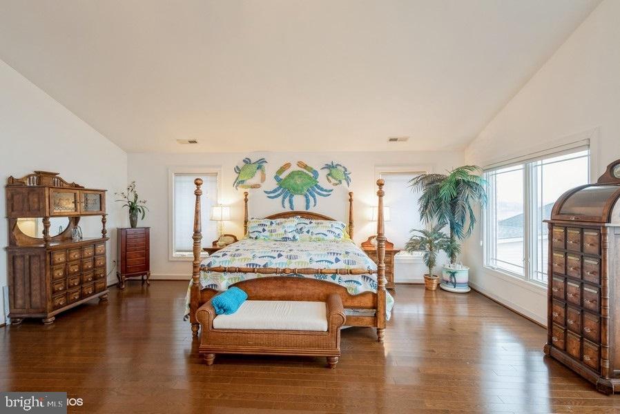 FEATHERSTONE SHORES - Residential