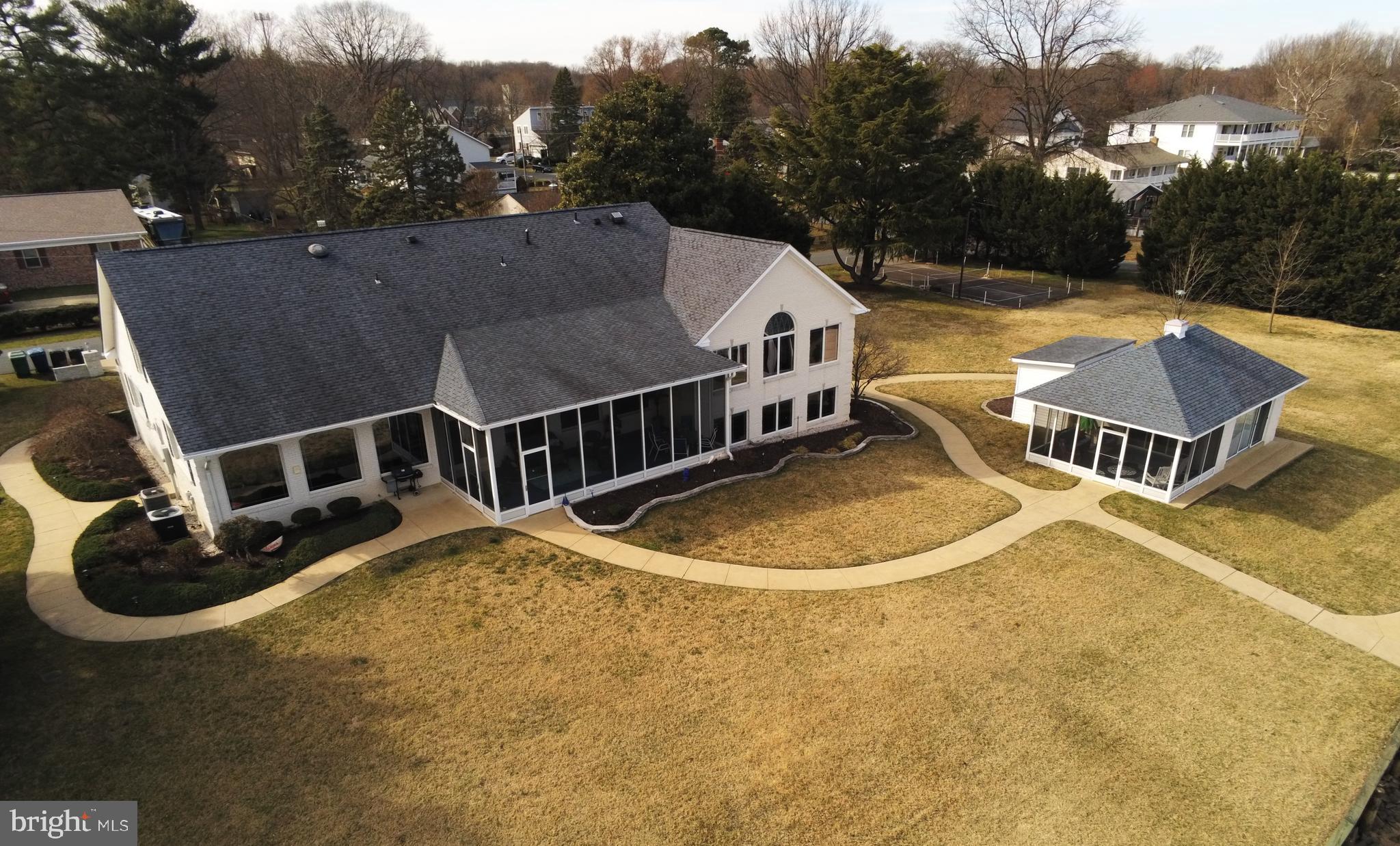 FEATHERSTONE SHORES - Residential