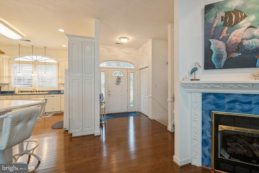 FEATHERSTONE SHORES - Residential