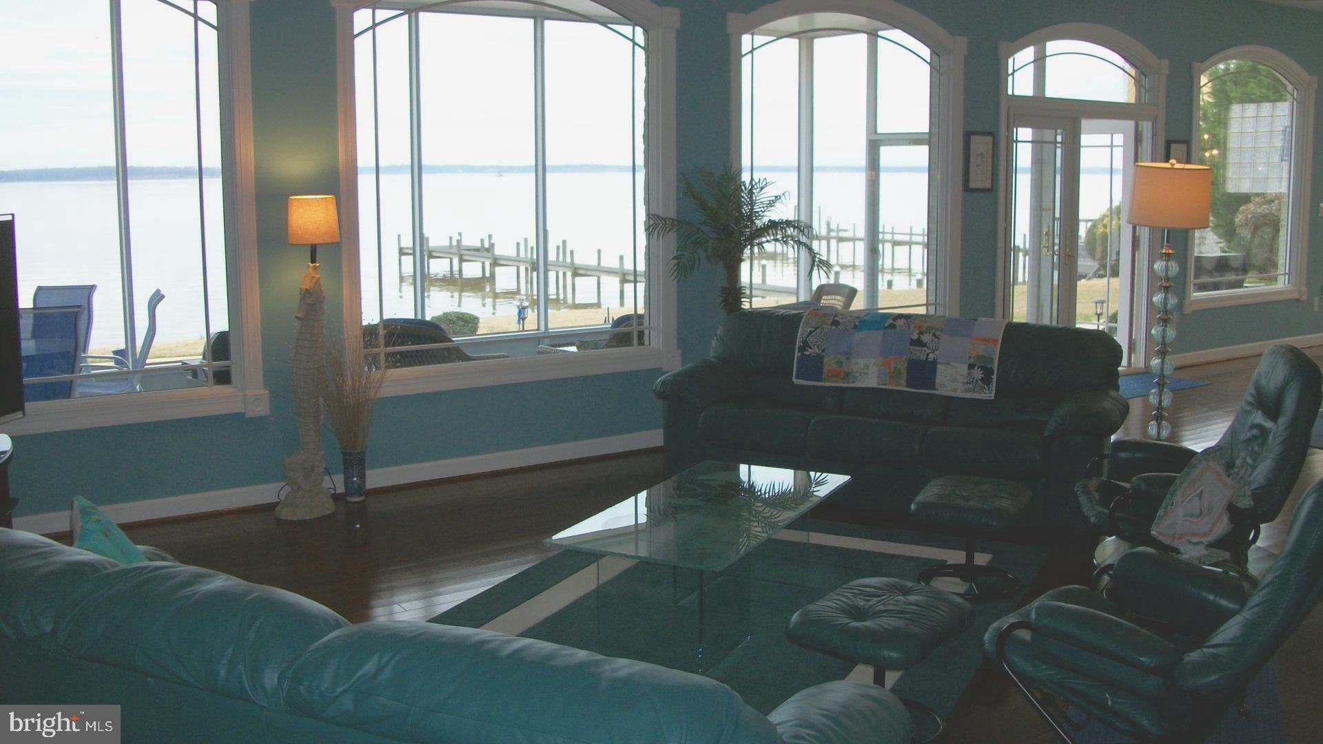 FEATHERSTONE SHORES - Residential