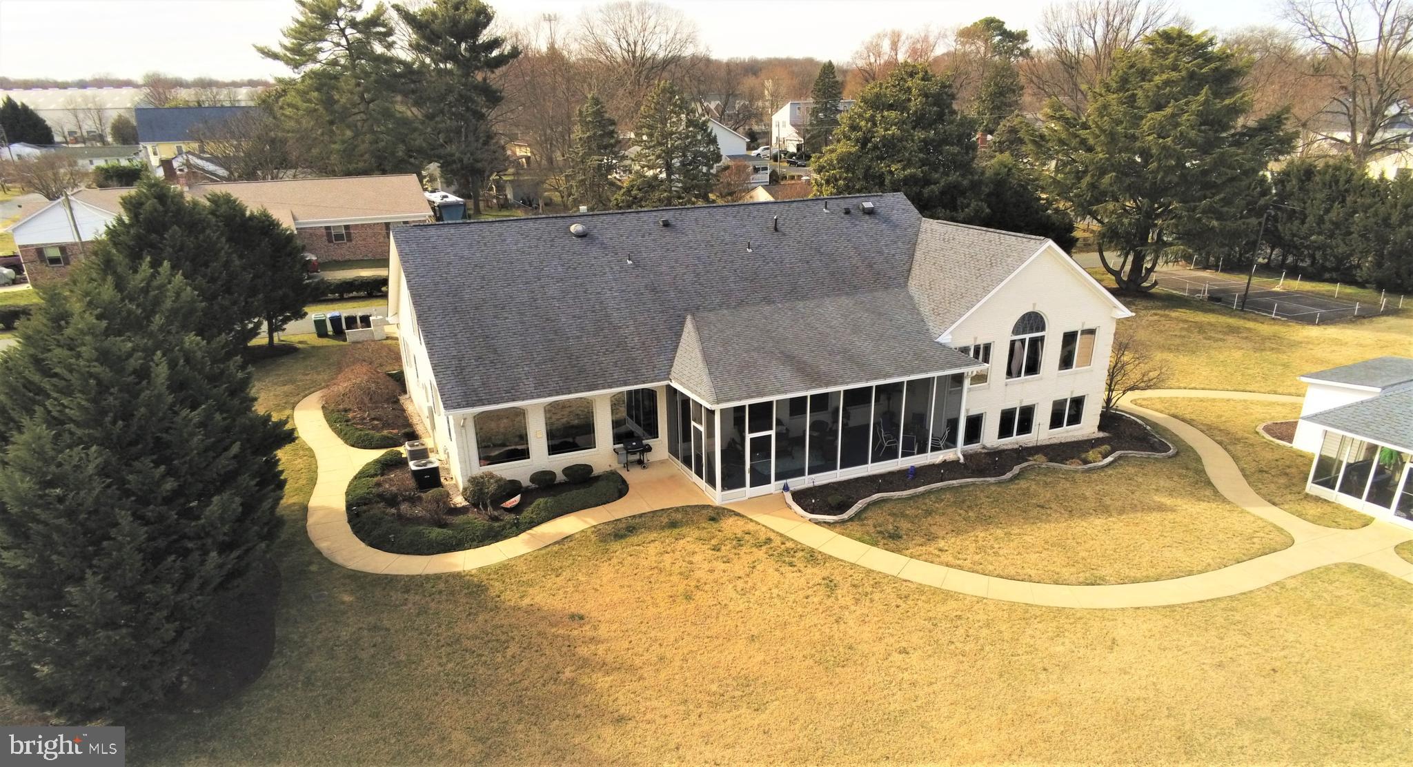 FEATHERSTONE SHORES - Residential