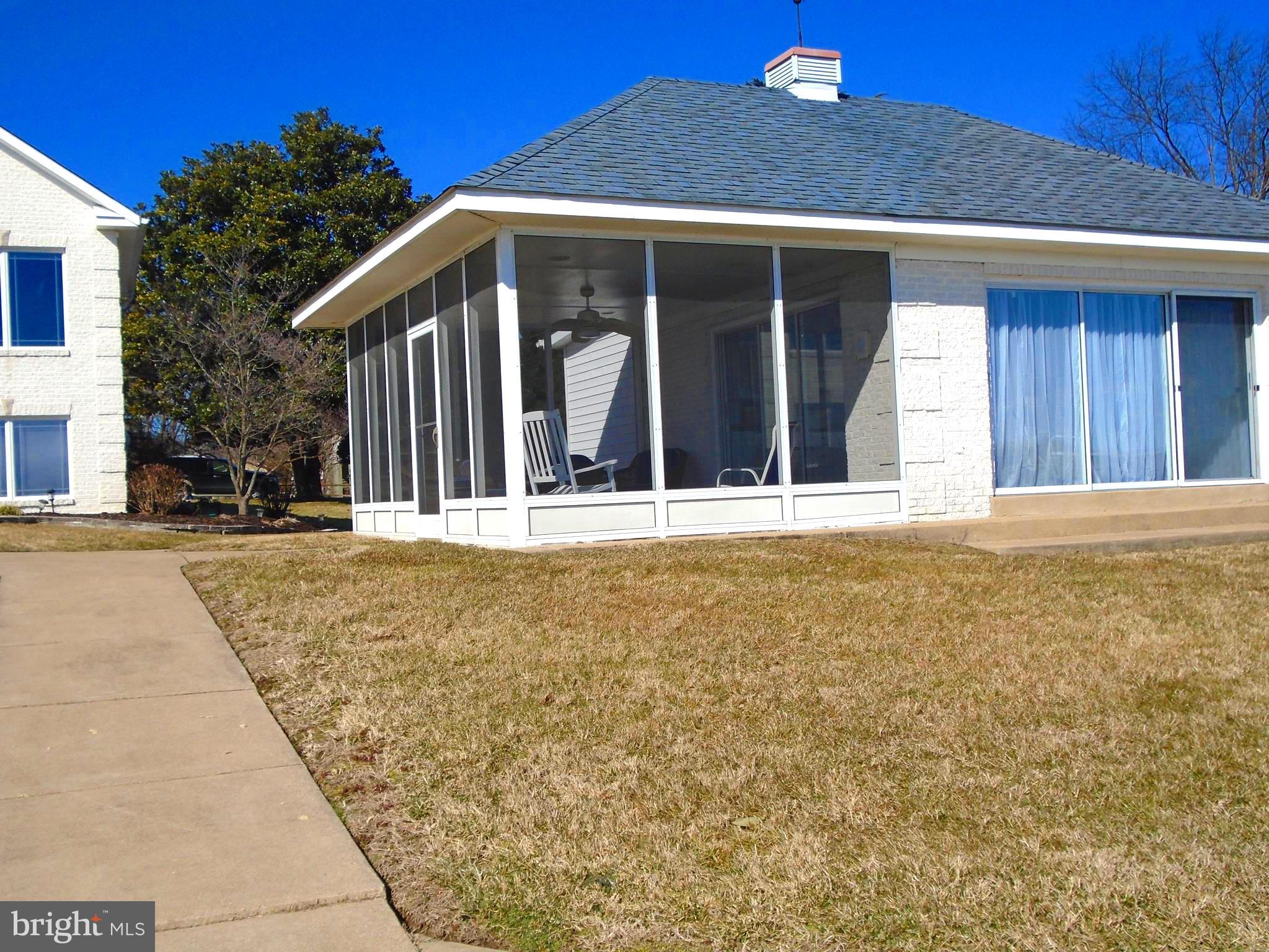 FEATHERSTONE SHORES - Residential