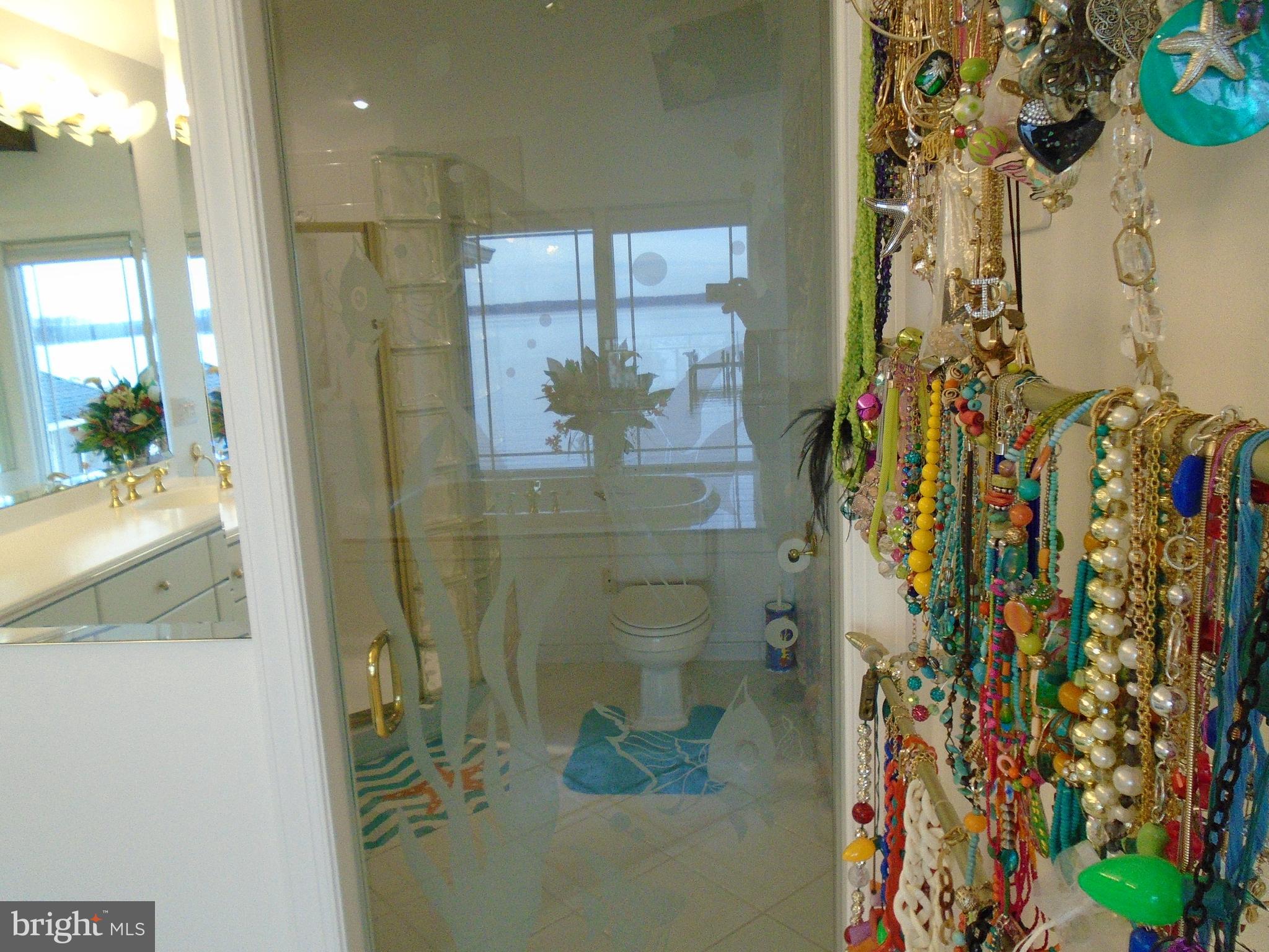 FEATHERSTONE SHORES - Residential