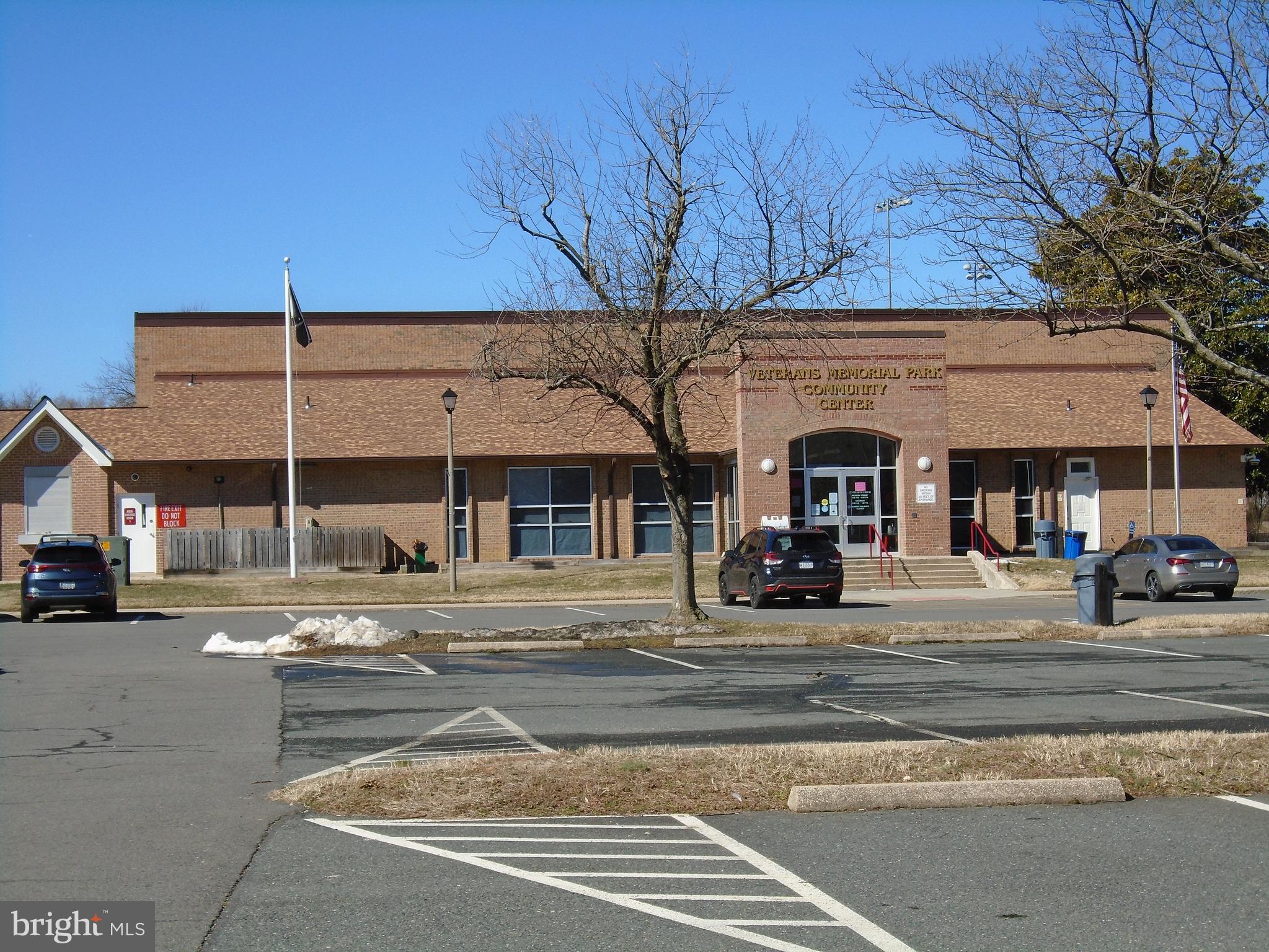 FEATHERSTONE SHORES - Residential