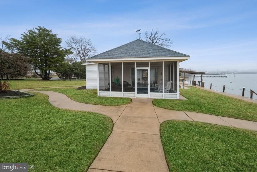 FEATHERSTONE SHORES - Residential