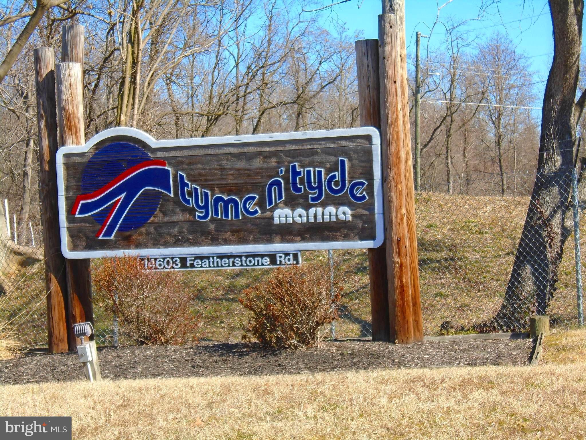 FEATHERSTONE SHORES - Residential