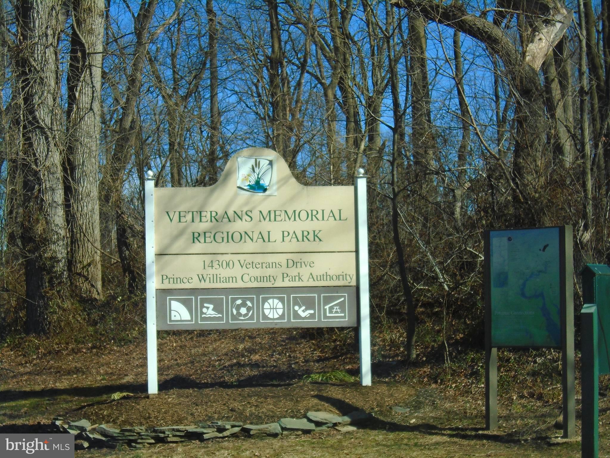 FEATHERSTONE SHORES - Residential