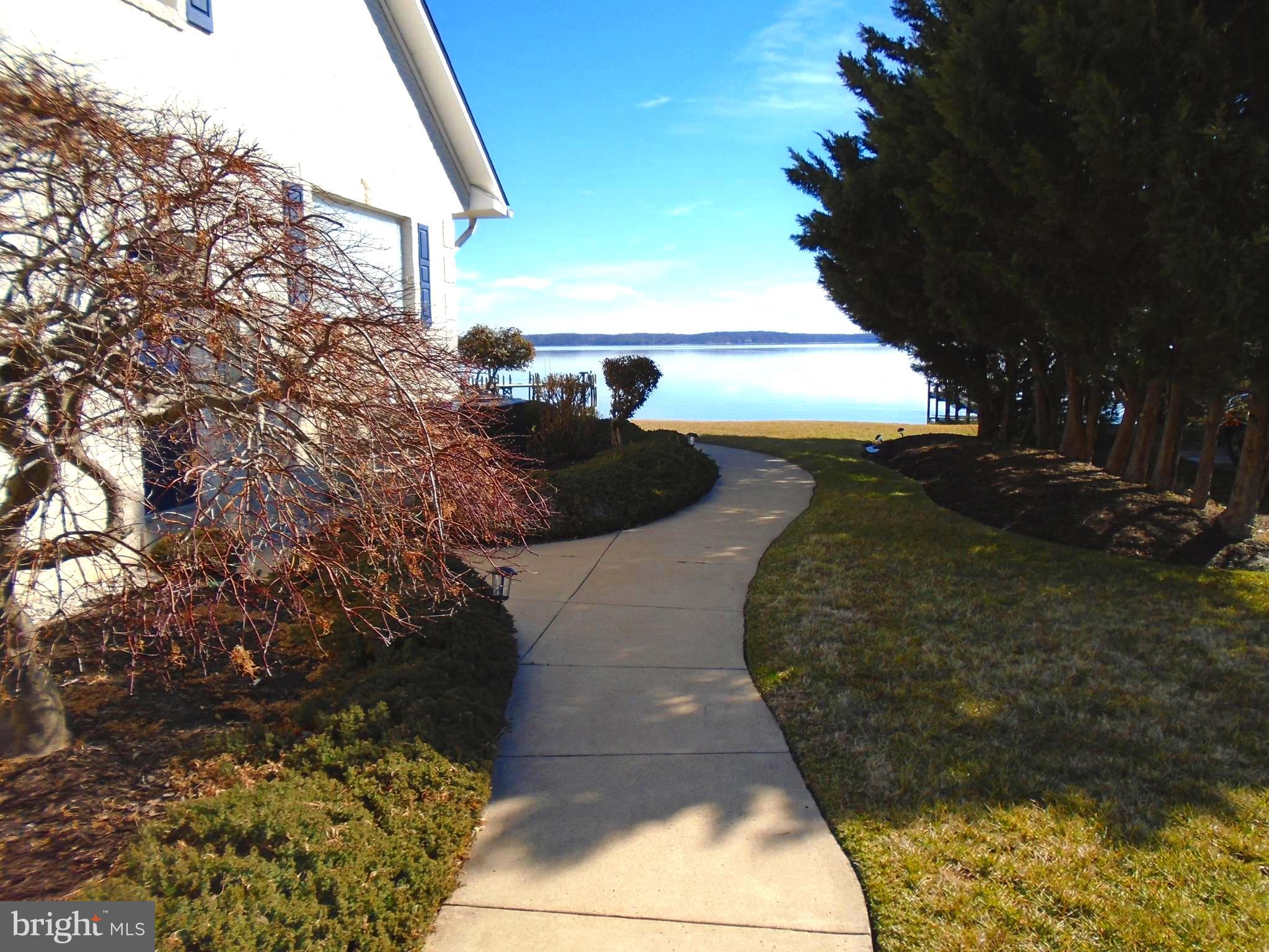 FEATHERSTONE SHORES - Residential