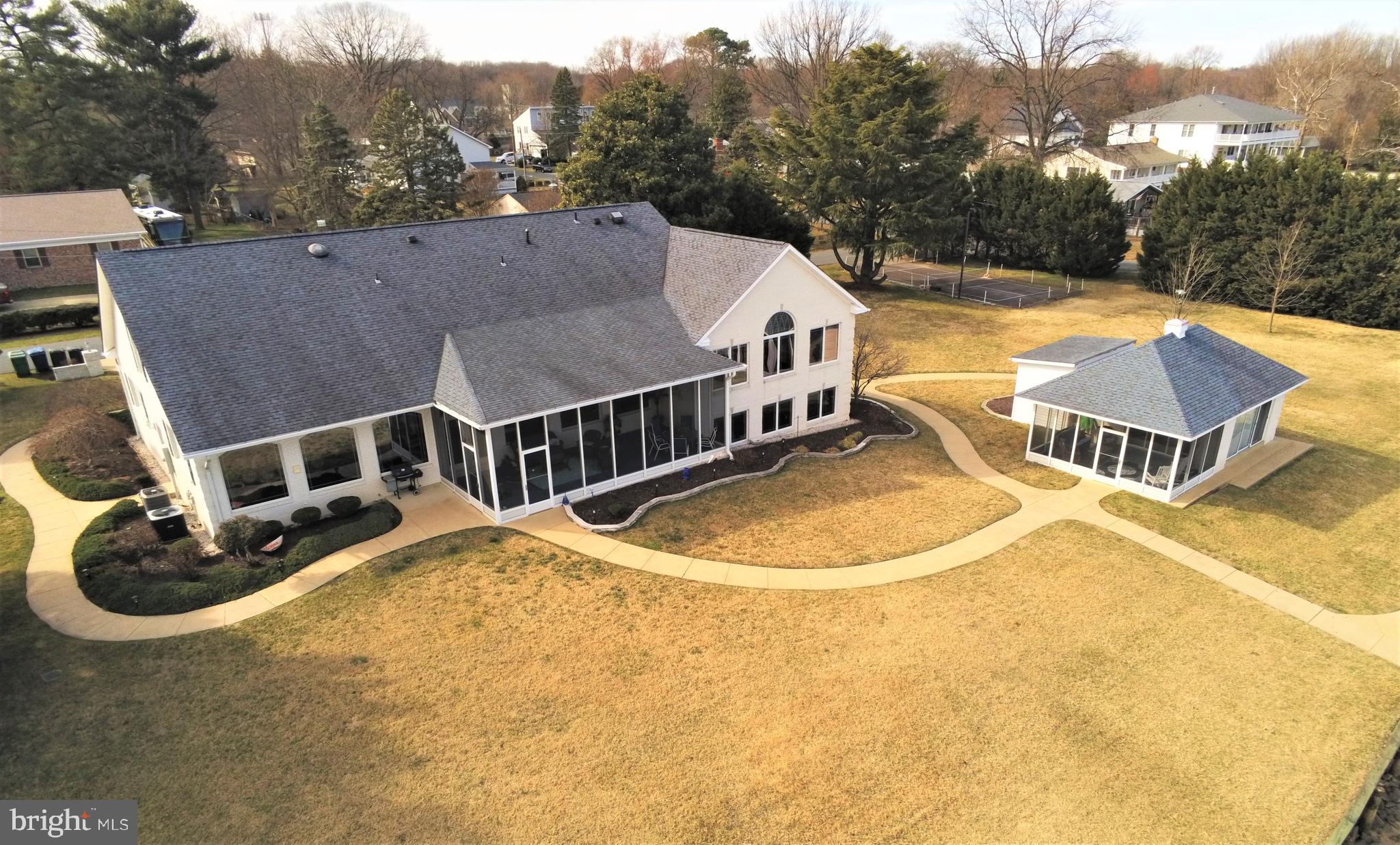 FEATHERSTONE SHORES - Residential