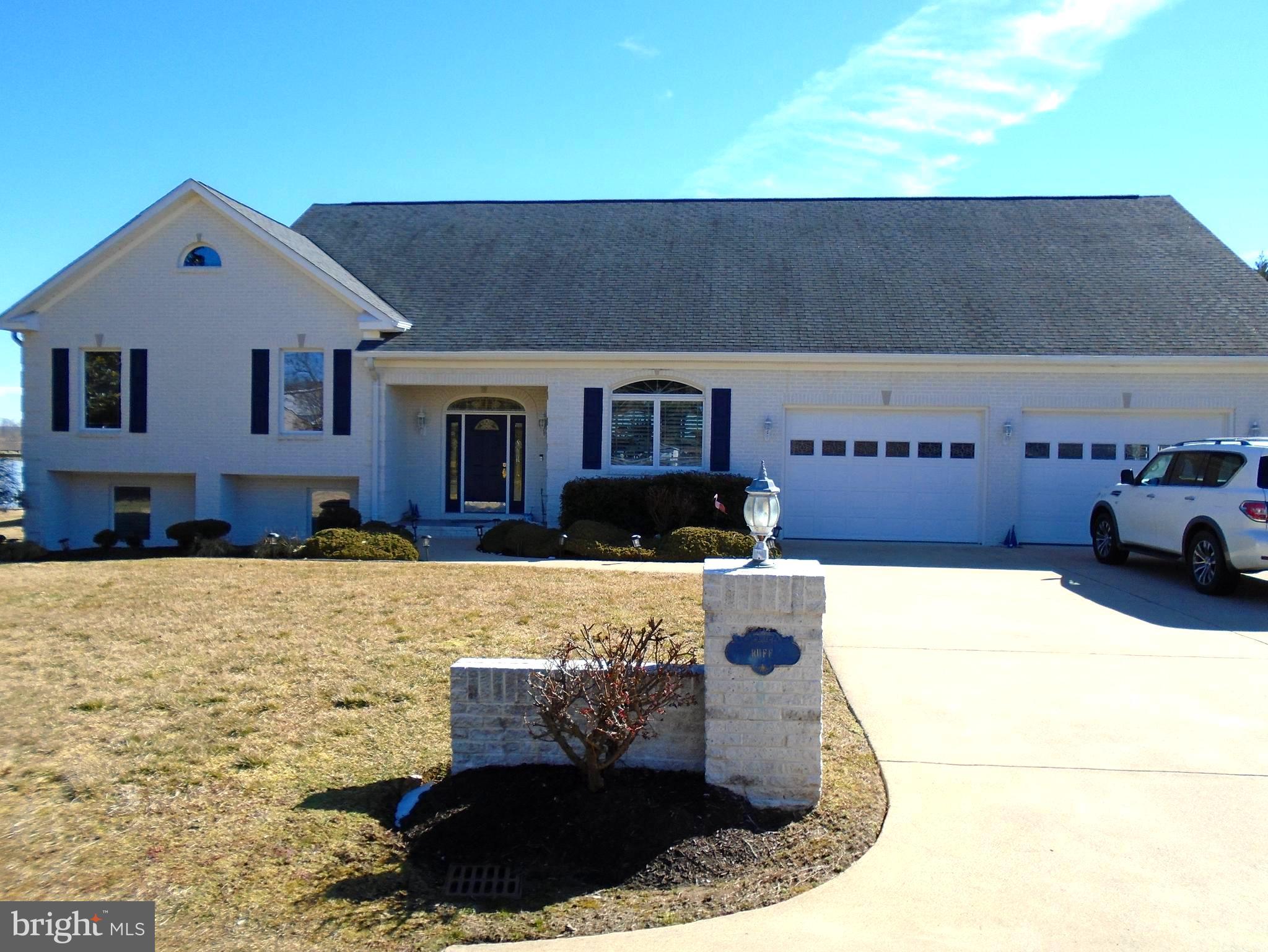 FEATHERSTONE SHORES - Residential