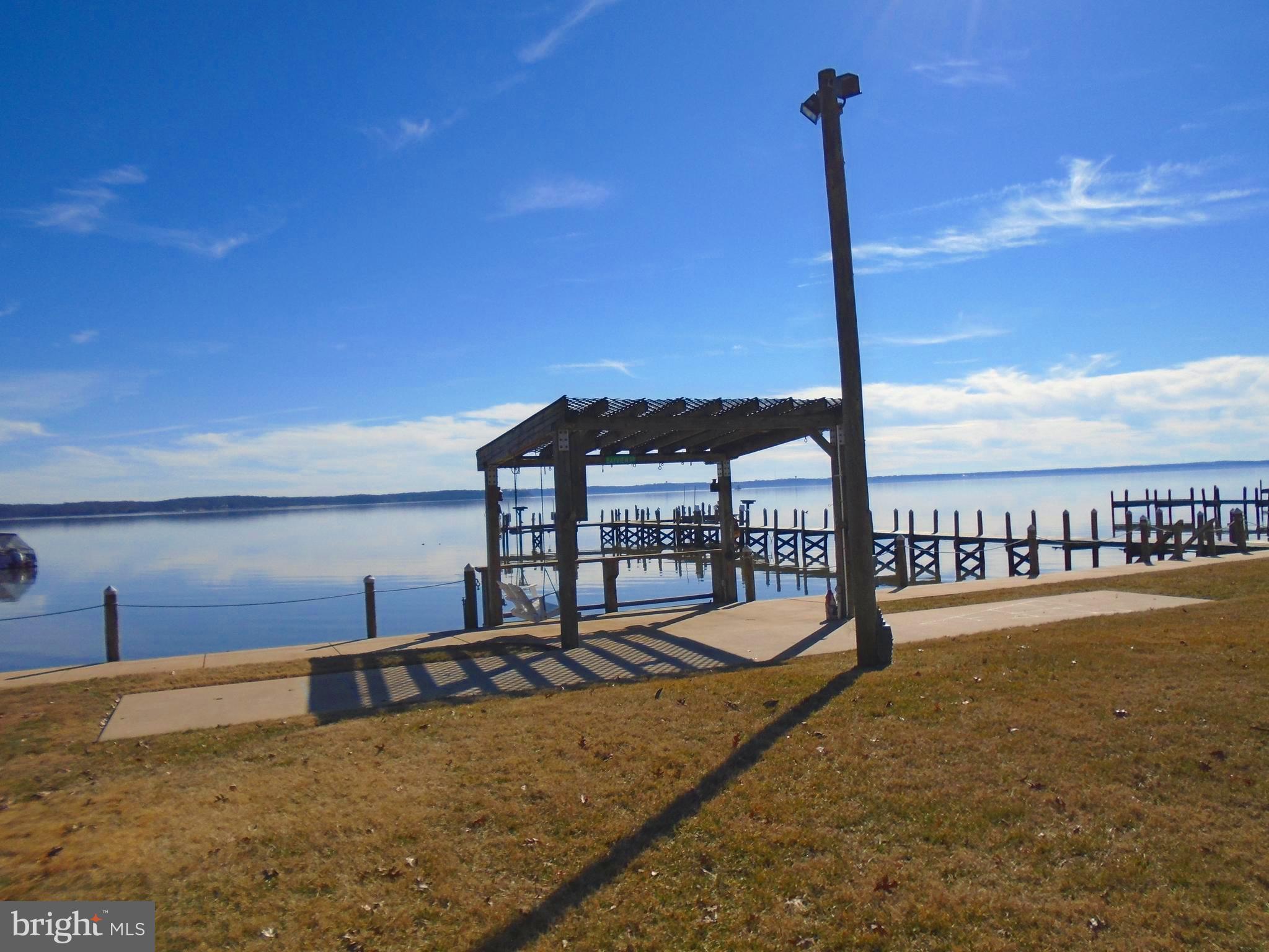 FEATHERSTONE SHORES - Residential