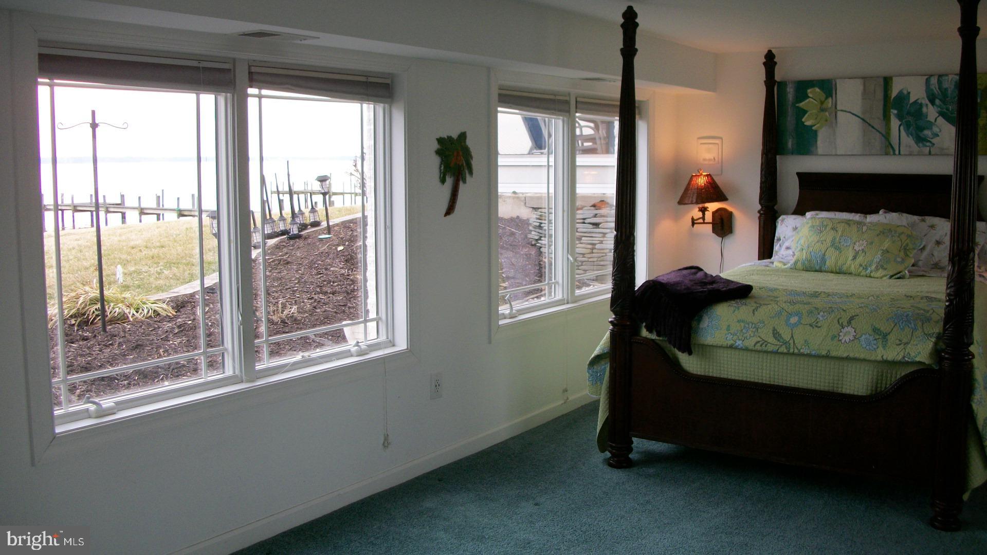 FEATHERSTONE SHORES - Residential