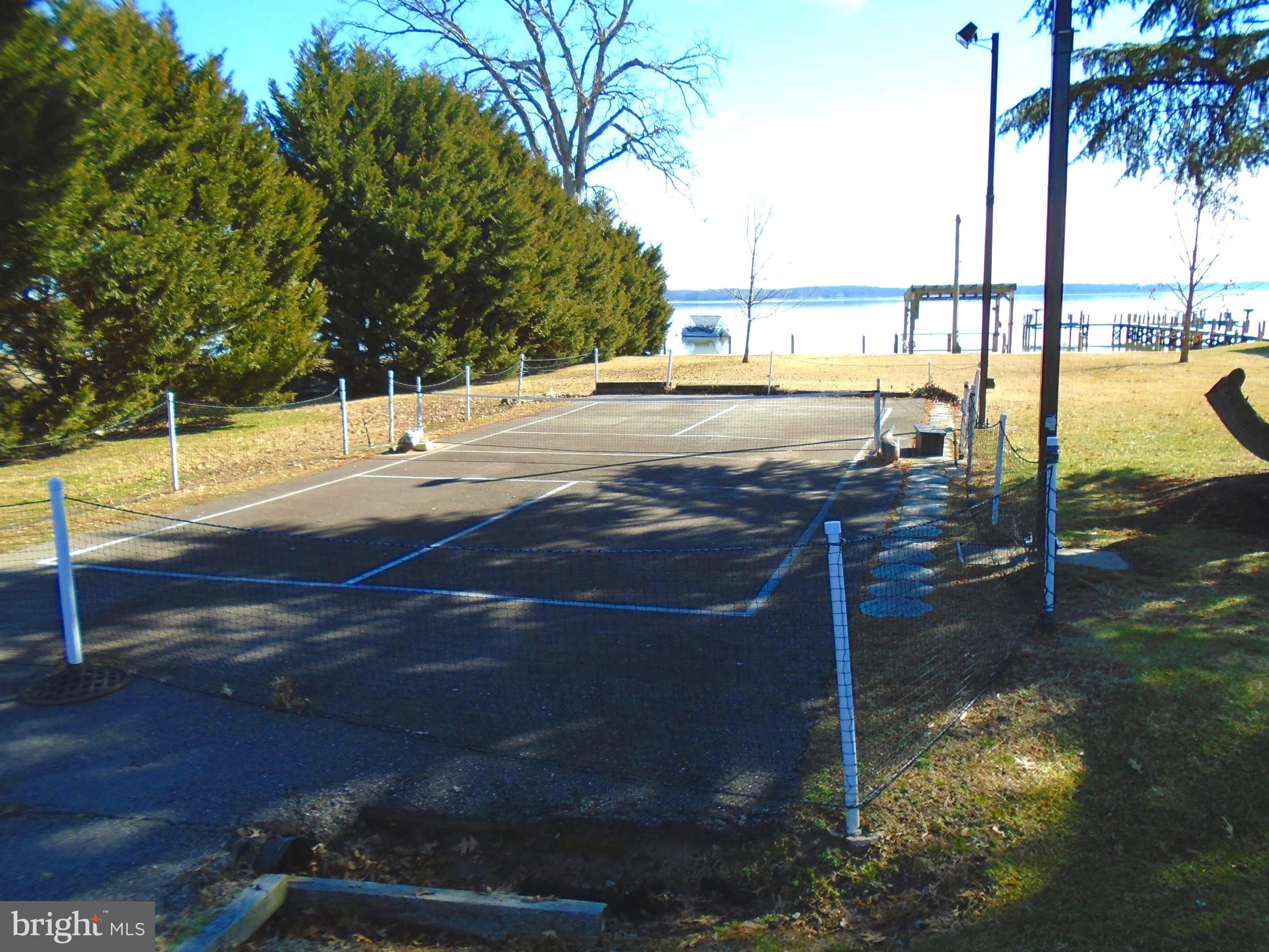 FEATHERSTONE SHORES - Residential