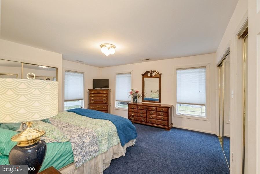 FEATHERSTONE SHORES - Residential