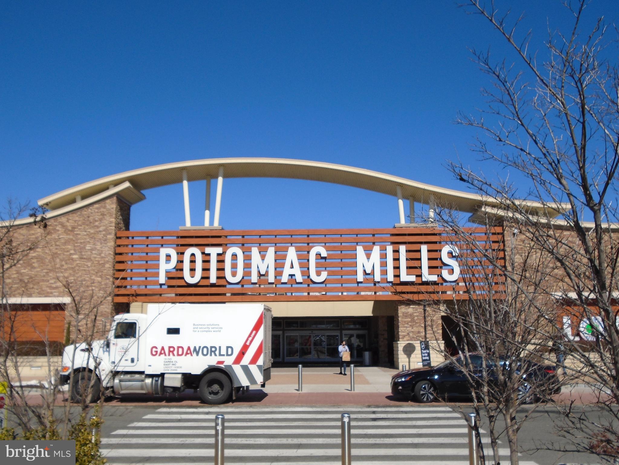 FEATHERSTONE SHORES - Residential