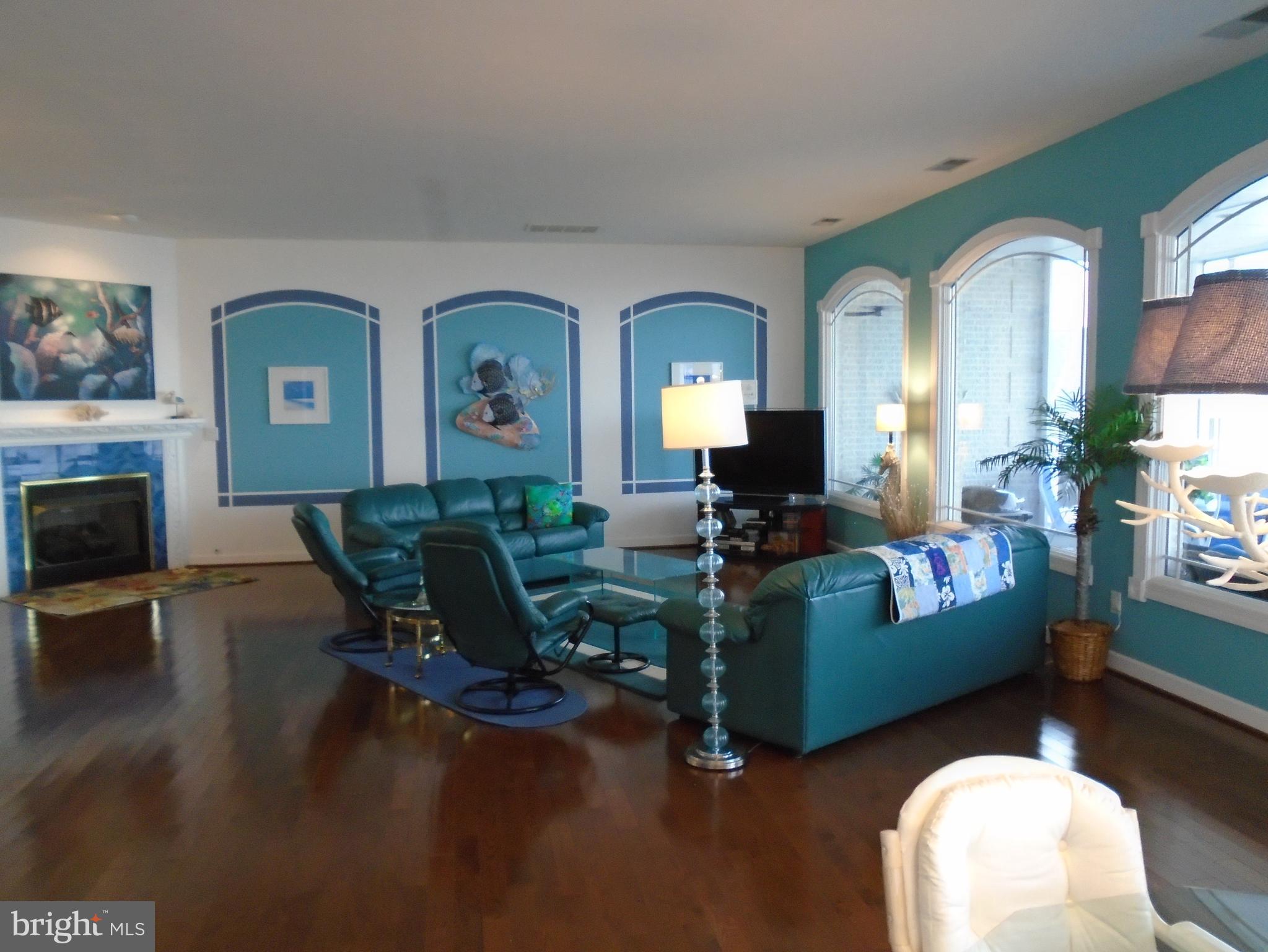 FEATHERSTONE SHORES - Residential