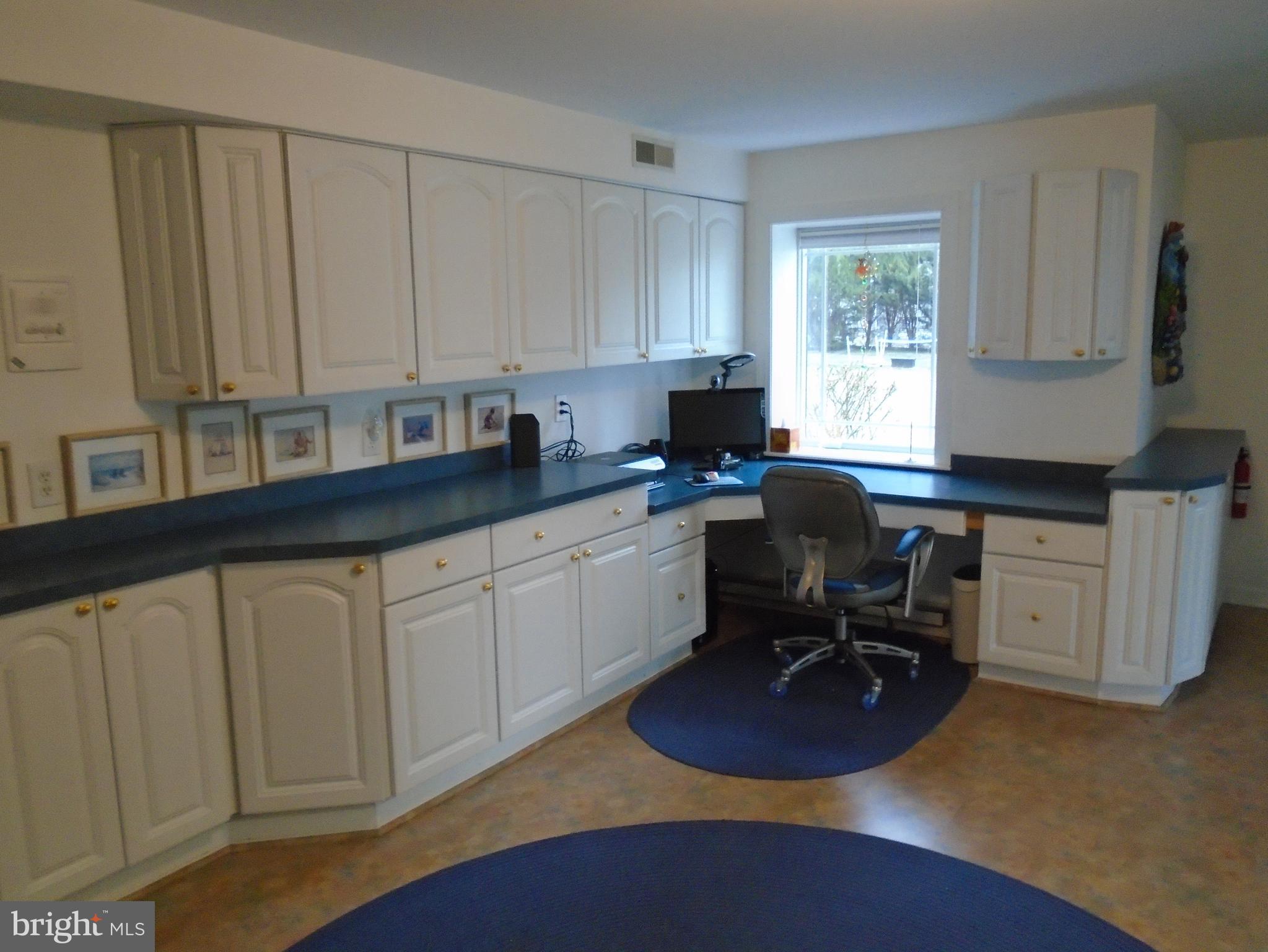 FEATHERSTONE SHORES - Residential