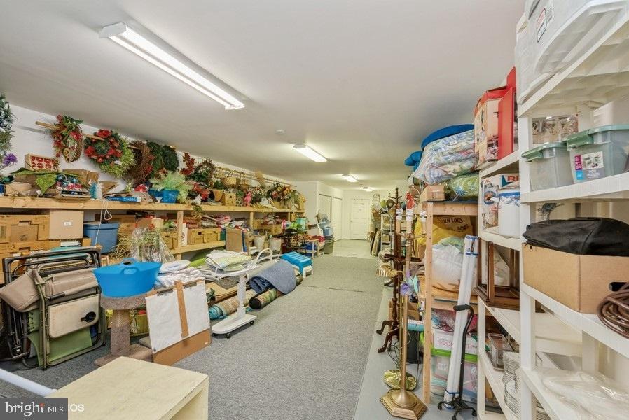 FEATHERSTONE SHORES - Residential