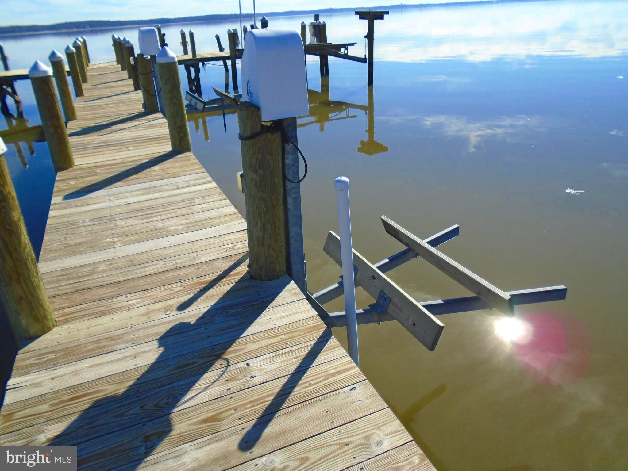 FEATHERSTONE SHORES - Residential