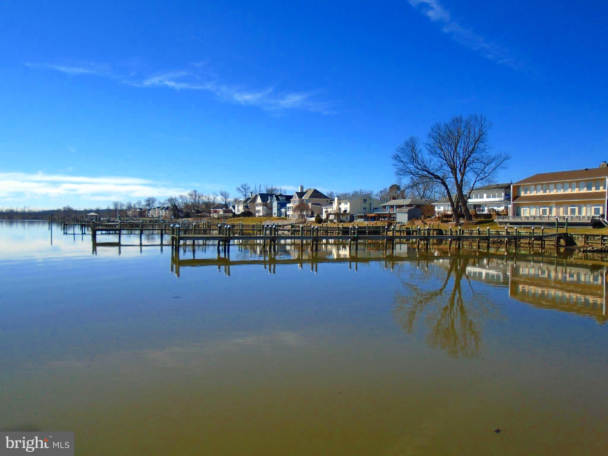 FEATHERSTONE SHORES - Residential